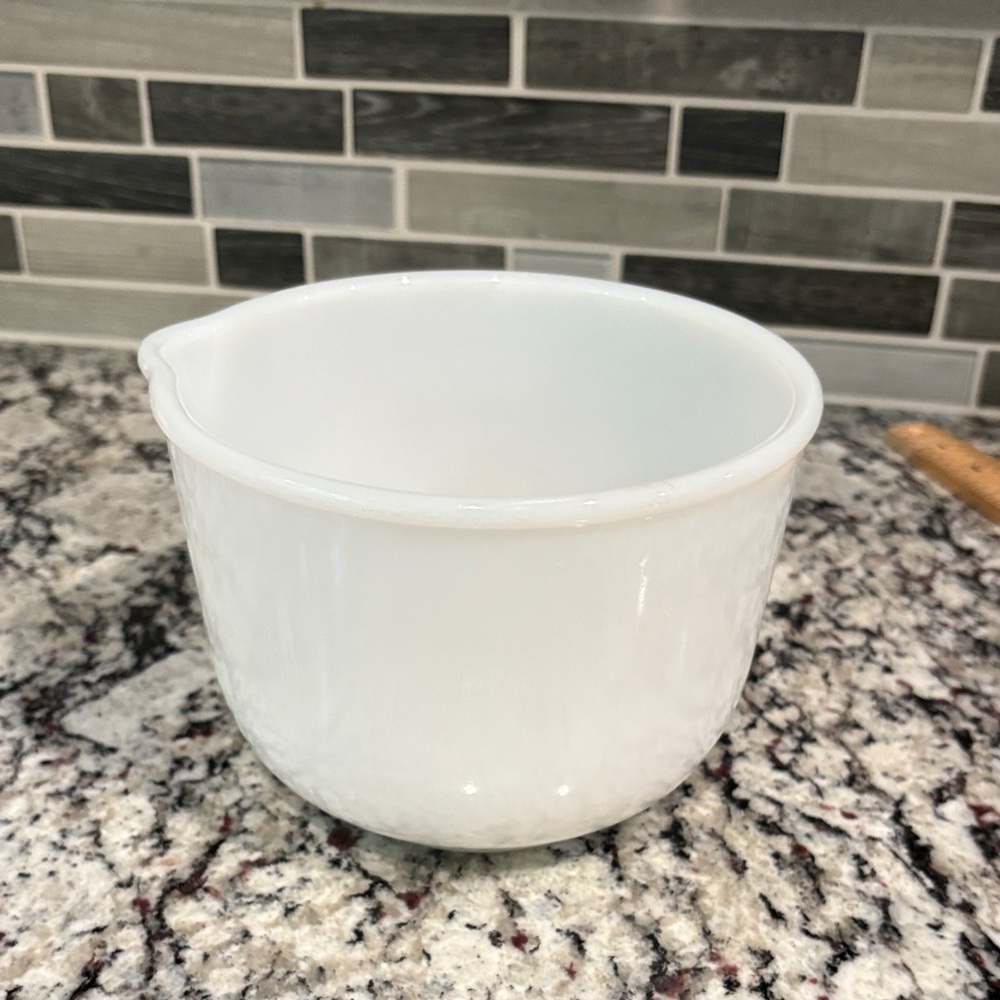 Sunbeam Classic White Mixing Bowl model CJ 20